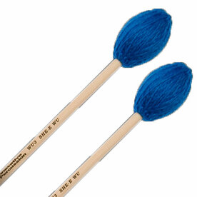 INNOVATIVE She-e Wu, medium Electric blue yarn