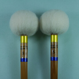 CONCORDE Seungtae yellow, soft Model Nick Woud